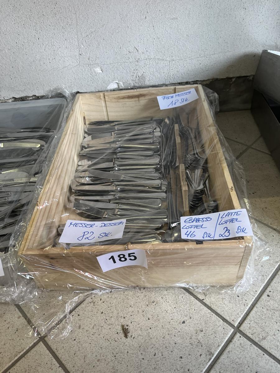 Besteckset bestehend aus 85 Dessertmesser, 18 Fischmessern, 46 Stk. Espressol&ouml;ffeln und 23 Stk. Latte Macchiato L&ouml;ffel?d=2026-04-14 12:39:36