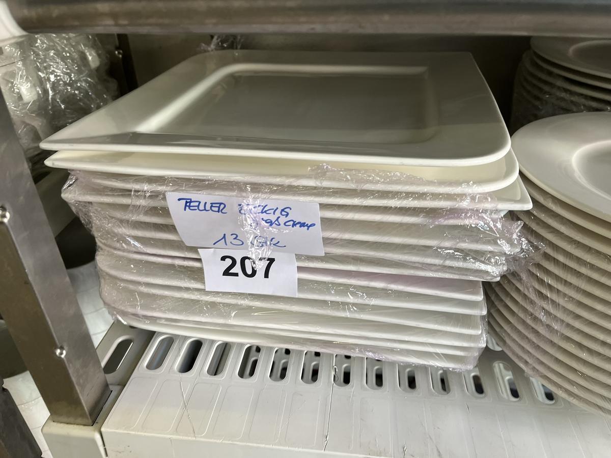 13 Stk. Platten, Porzellan, 31x31cm?d=2026-04-14 06:05:10