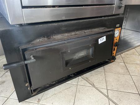 Bartscher Pizzaofen, f�r 4 Pizzen, innen ca. 60x60cm, au�en 90x85x45cm