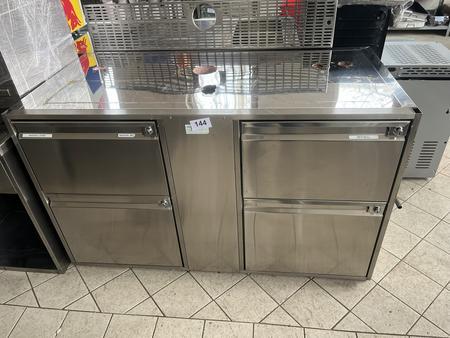 Getr�nkepult mit 4 Laden, ca. 140x68x86cm, mit K�hlung extern