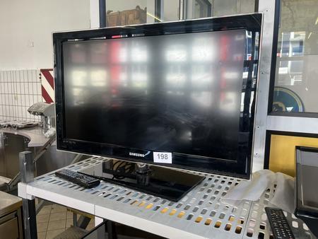 Samsung TV 32 - LE32C, 630K1W, mit Standfu� und Fernbedienung