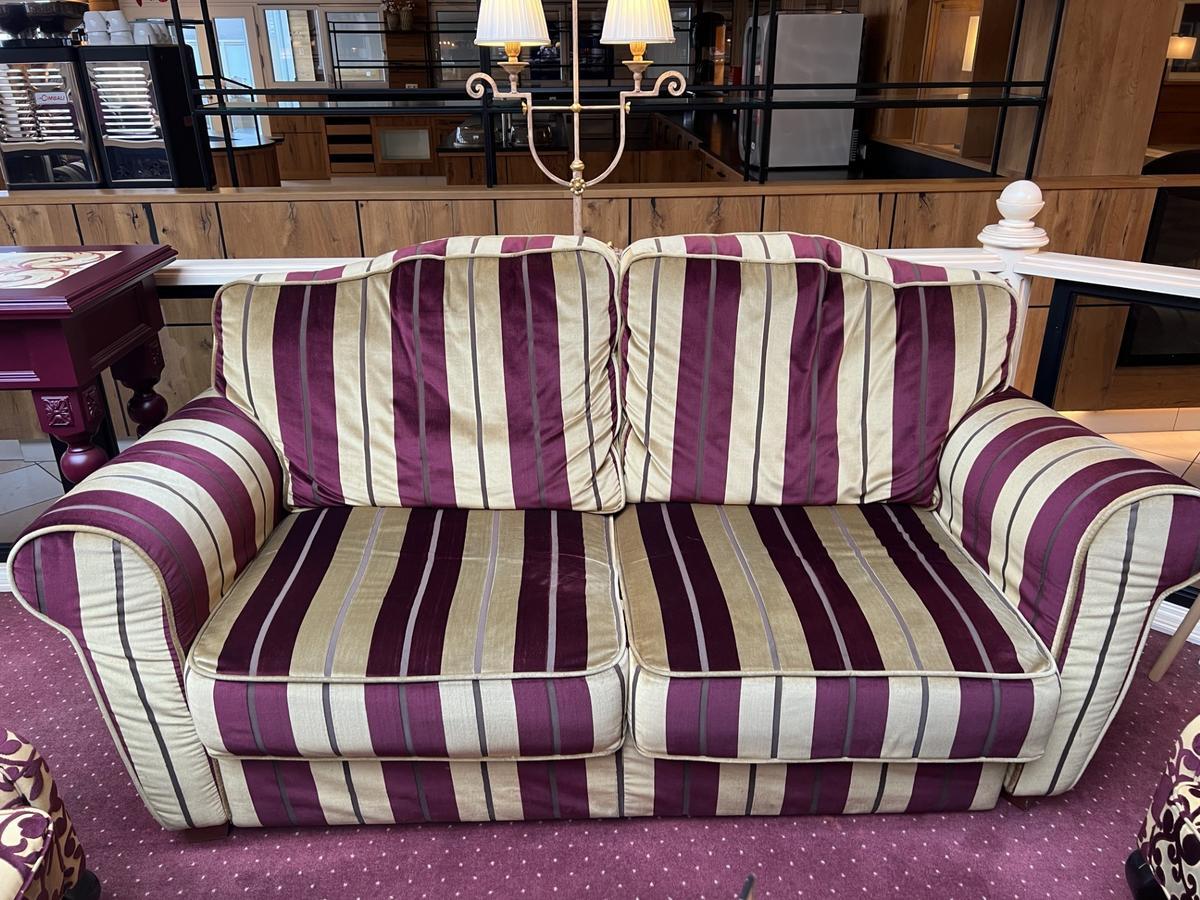 1 Stk. Doppelsitzer-Sofa?d=2026-05-25 21:18:51