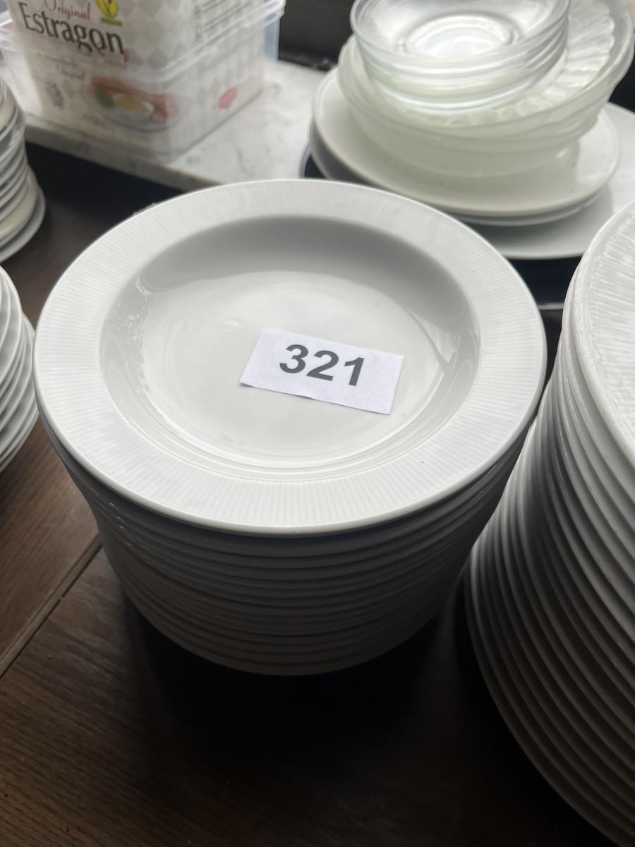 17 Stk. Lilienporzellan-Suppenteller DM 22 cm