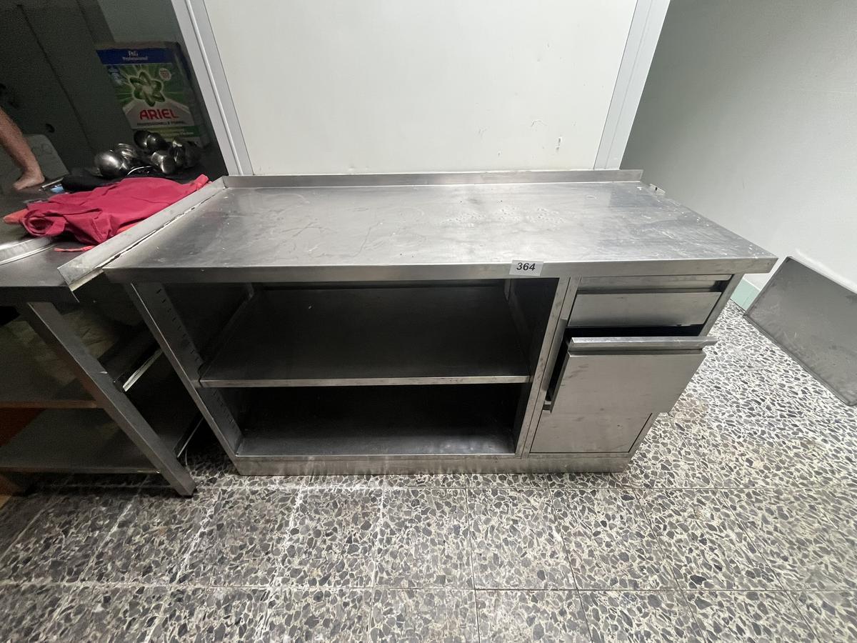 Edelstahltisch ca. 148 x 60 x 90 cm?d=2026-05-25 20:38:49