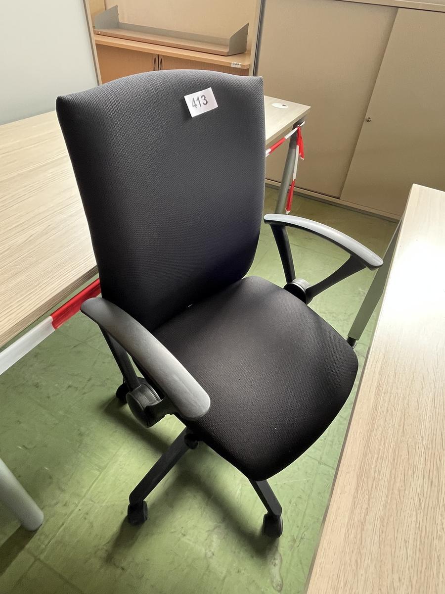 B&uuml;rodrehstuhl mit Armlehne?d=2026-05-25 22:22:50