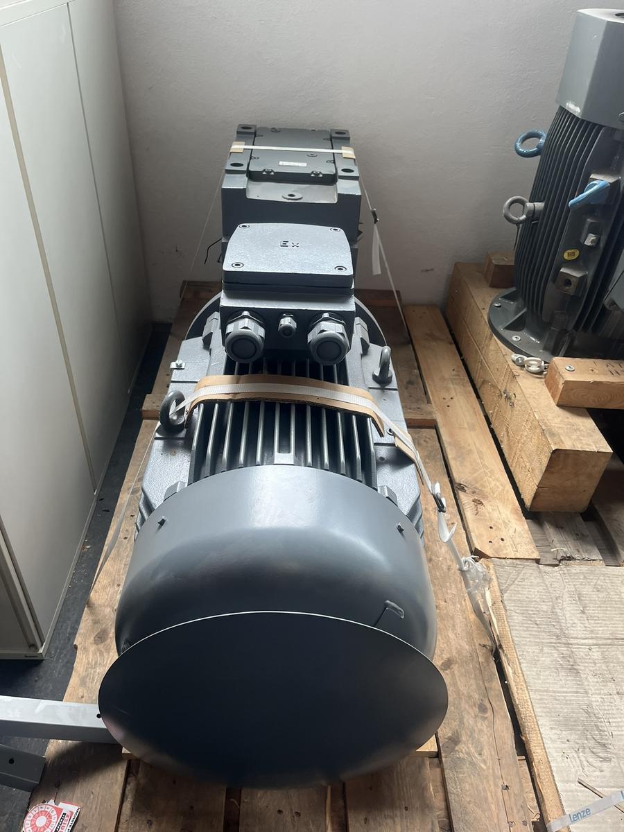 Elektromotor 4 KTC 225 M4 45 kW?d=2026-05-25 21:18:51
