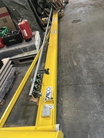 CMCO Säulen-Schwenkkran, 500 kg Tragkraft, Baujahr 2020, Einstufung HC/S2, Höhe 335 cm, Ausladung ca 5 m, inkl Laufkatze, Elektrokettenzug, NP ca. € 9.000,00 CMCO Säulen-Schwenkkran, 500 kg Tragkraft, Baujahr 2020, Einstufung HC/S2, Höhe 335 cm, Ausladung ca 5 m, inkl Laufkatze, Elektrokettenzug, NP ca. € 9.000,00