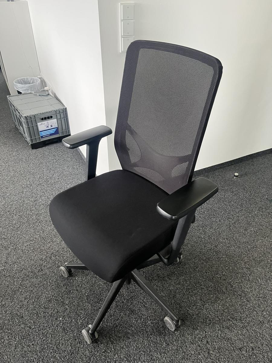 B&uuml;rodrehstuhl mit Armlehne Narbutas?d=2026-05-25 21:25:43