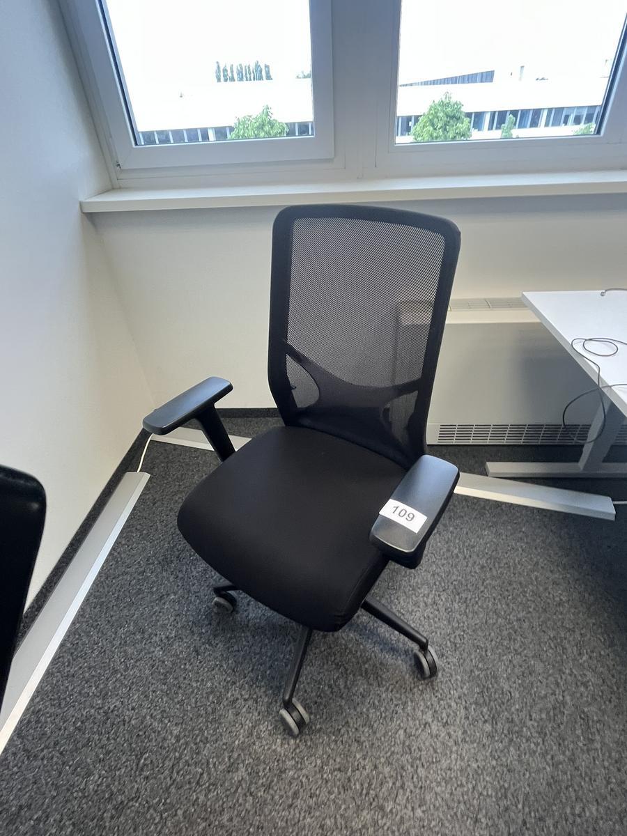 B&uuml;rodrehstuhl mit Armlehne Narbutas?d=2026-05-25 21:25:37