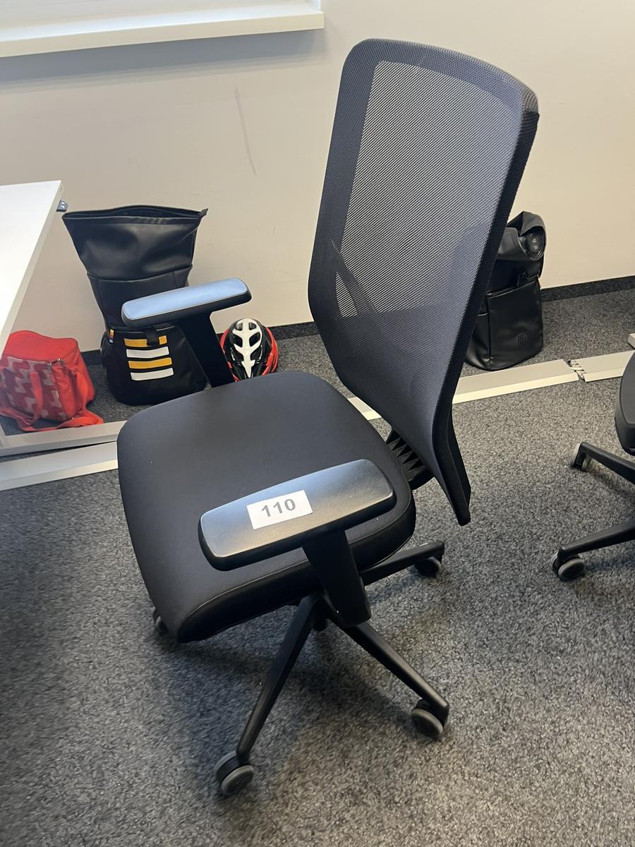 B&uuml;rodrehstuhl mit Armlehne Narbutas?d=2026-05-25 22:23:31