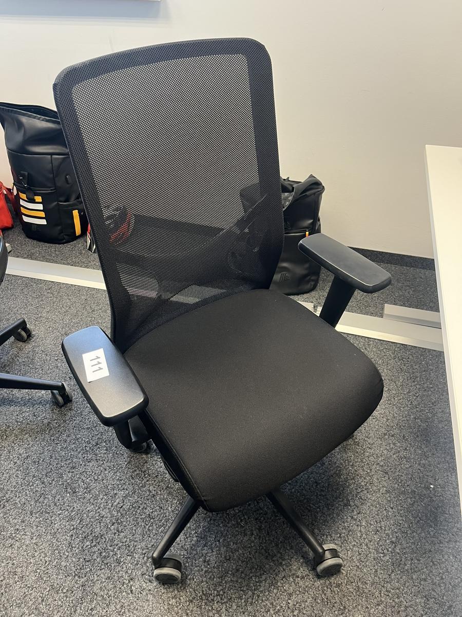 B&uuml;rodrehstuhl mit Armlehne Narbutas?d=2026-05-25 22:23:30
