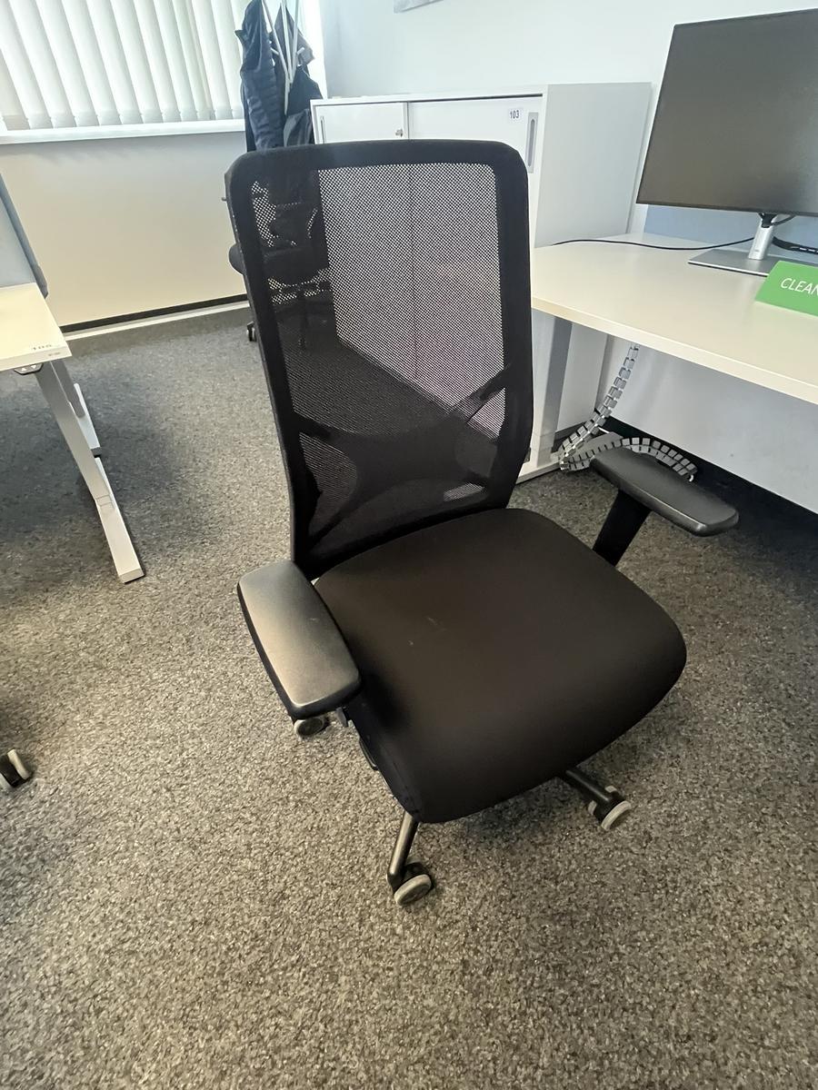 B&uuml;rodrehstuhl mit Armlehne Narbutas?d=2026-05-25 22:23:30