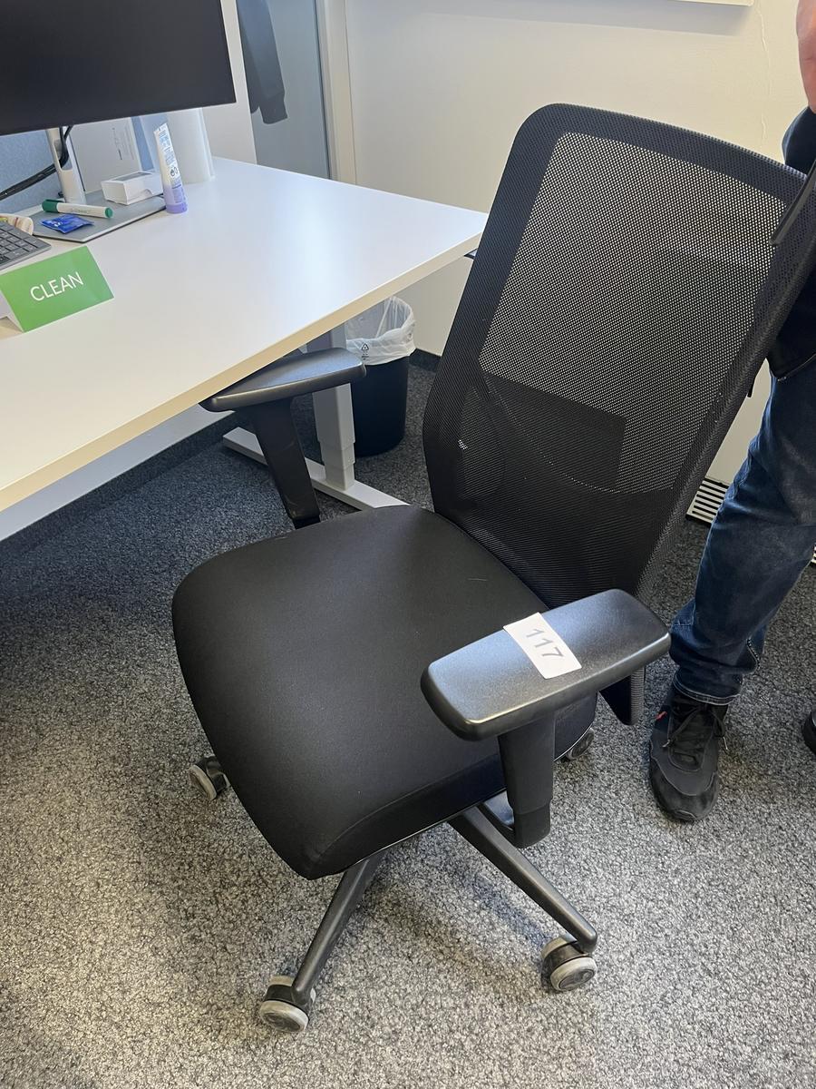 B&uuml;rodrehstuhl mit Armlehne Narbutas?d=2026-05-25 21:25:01