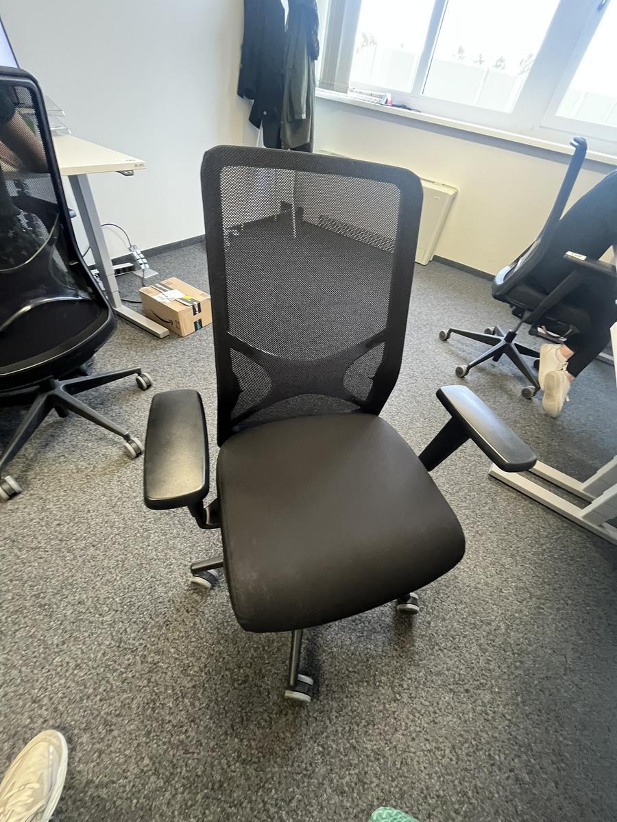 B&uuml;rodrehstuhl mit Armlehne Narbutas?d=2026-05-25 21:25:01