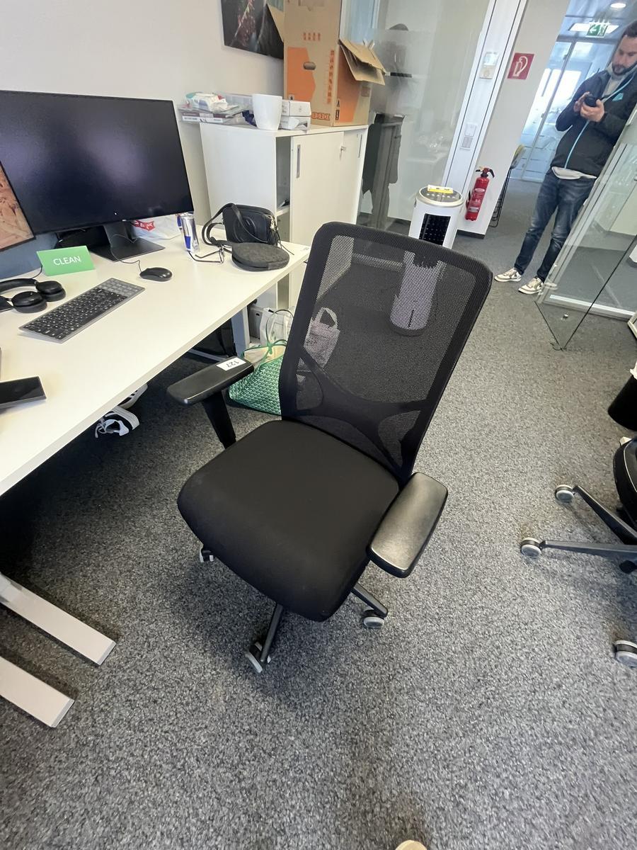 B&uuml;rodrehstuhl mit Armlehne Narbutas?d=2026-05-25 21:25:03