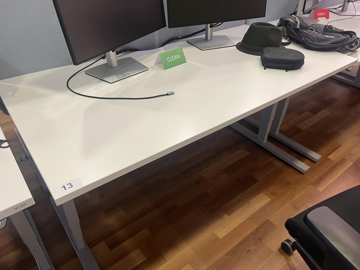 Schreibtisch elektrisch h&ouml;henverstellbar 160x80 cm Narbutas