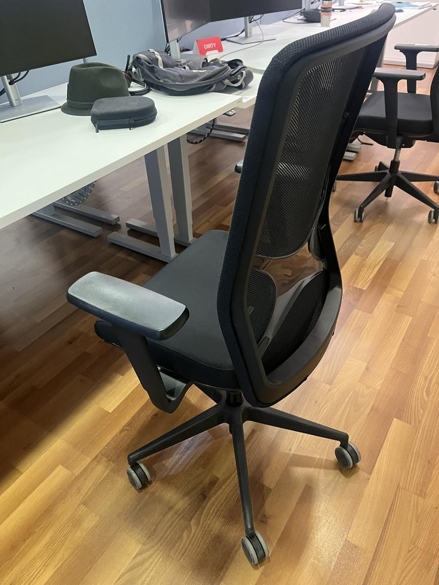 B&uuml;rodrehstuhl mit Armlehne Narbutas?d=2026-05-25 21:18:31