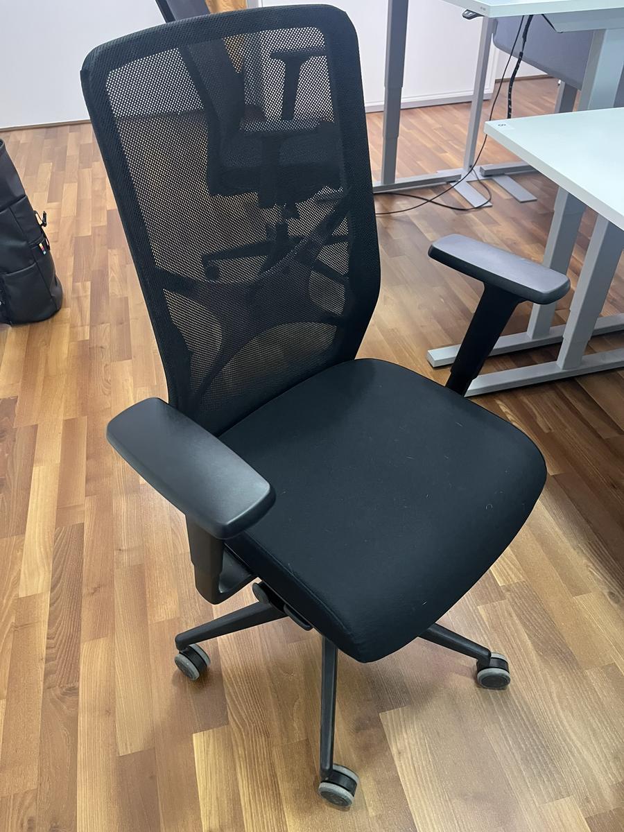 B&uuml;rodrehstuhl mit Armlehne Narbutas?d=2026-05-25 21:21:18