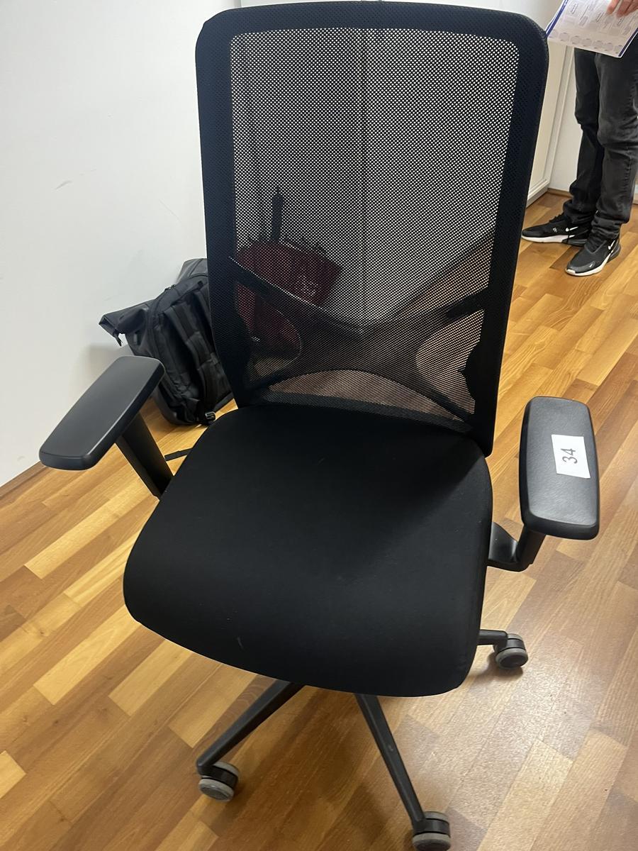 B&uuml;rodrehstuhl mit Armlehne Narbutas?d=2026-05-25 21:18:30