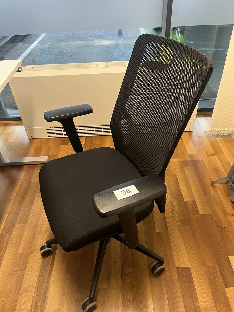 B&uuml;rodrehstuhl mit Armlehne Narbutas?d=2026-05-25 21:18:51
