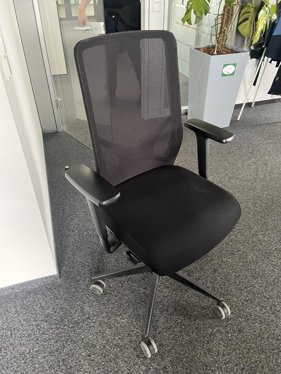 B&uuml;rodrehstuhl mit Armlehne Narbutas?d=2026-05-25 22:23:24