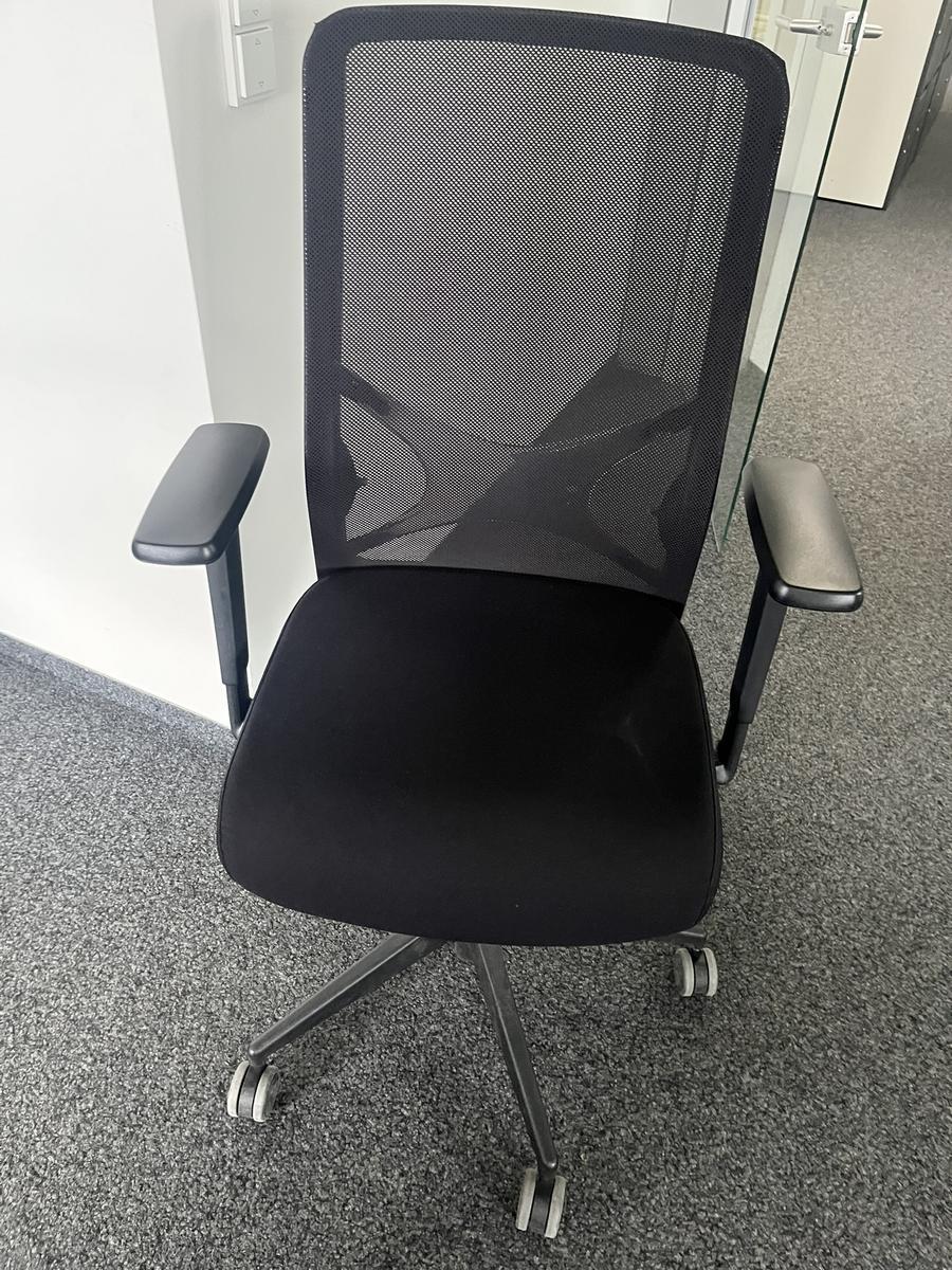 B&uuml;rodrehstuhl mit Armlehne Narbutas?d=2026-05-25 21:25:42