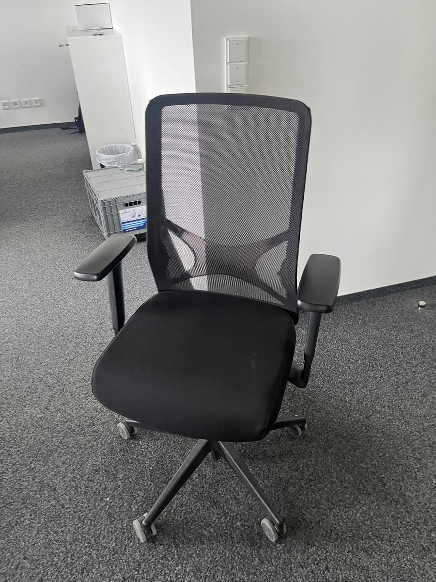 B&uuml;rodrehstuhl mit Armlehne Narbutas?d=2026-05-25 21:25:39