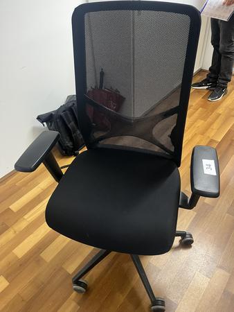 B�rodrehstuhl mit Armlehne Narbutas