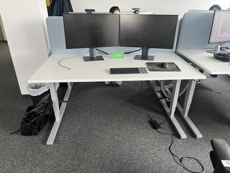 Schreibtisch elektrisch h�henverstellbar 160x80 cm Narbutas