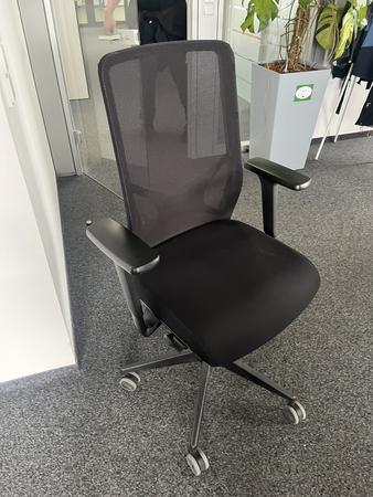 B�rodrehstuhl mit Armlehne Narbutas