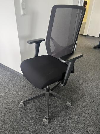 B�rodrehstuhl mit Armlehne Narbutas