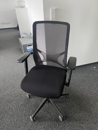 B�rodrehstuhl mit Armlehne Narbutas