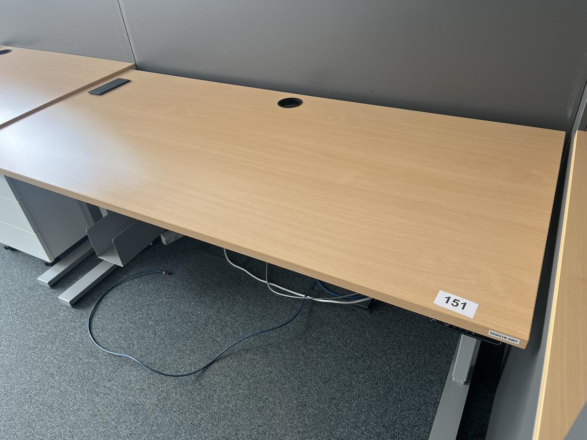 Elektrischer Schreibtisch BENE ca. 170x80 cm?d=2026-05-25 22:20:32