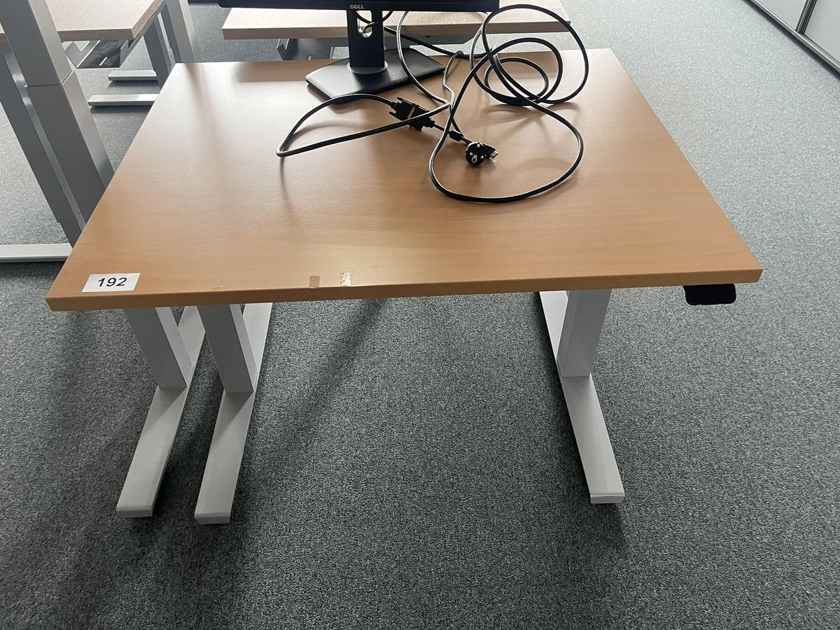 Elektrischer Schreibtische BENE ca.100x70 cm?d=2026-05-25 21:21:33