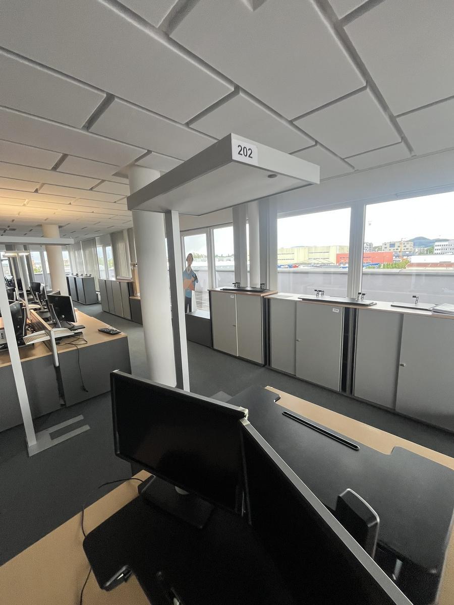 MoltoLuce B&uuml;rostehleuchte ca.60x32x195 cm?d=2026-05-25 21:28:40