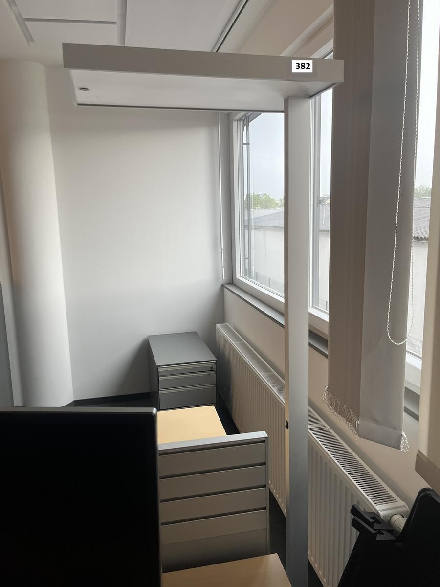 MoltoLuce B&uuml;rostehleuchte ca.60x32x195 cm?d=2026-05-25 22:22:28