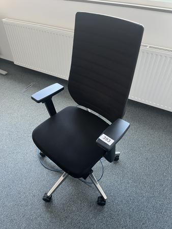 B�rodrehstuhl mit Armlehne