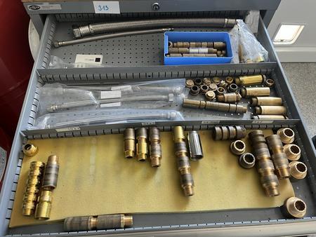 Kompletter Bestand an 7 Laden mit Messing-Rohrgewindefittingen (siehe Fotos)