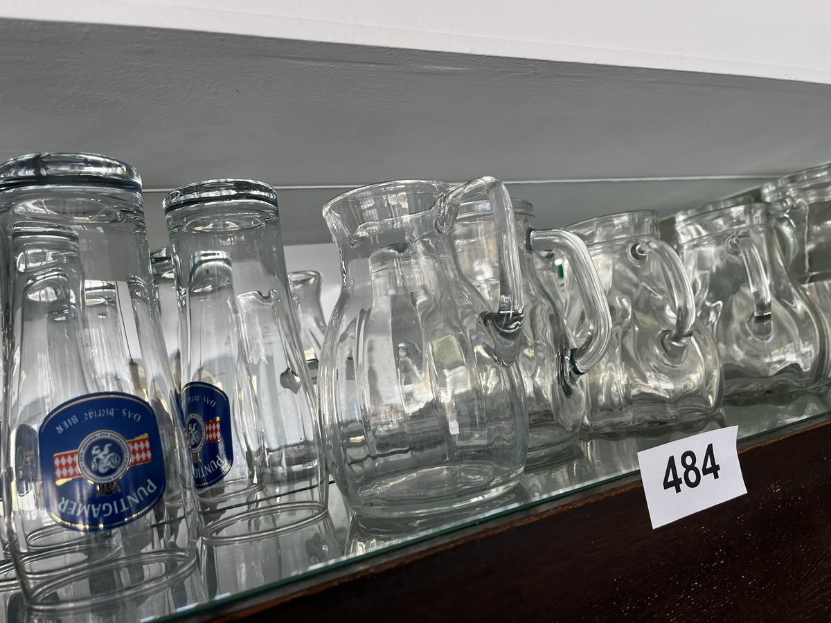 Regalinhalt Karaffen und Biergl&auml;ser?d=2026-06-06 00:01:08