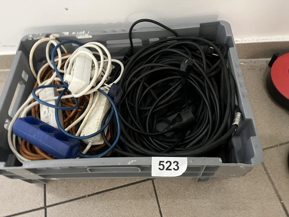 PVC Kiste mit Baustromkabeln?d=2026-06-05 23:04:03