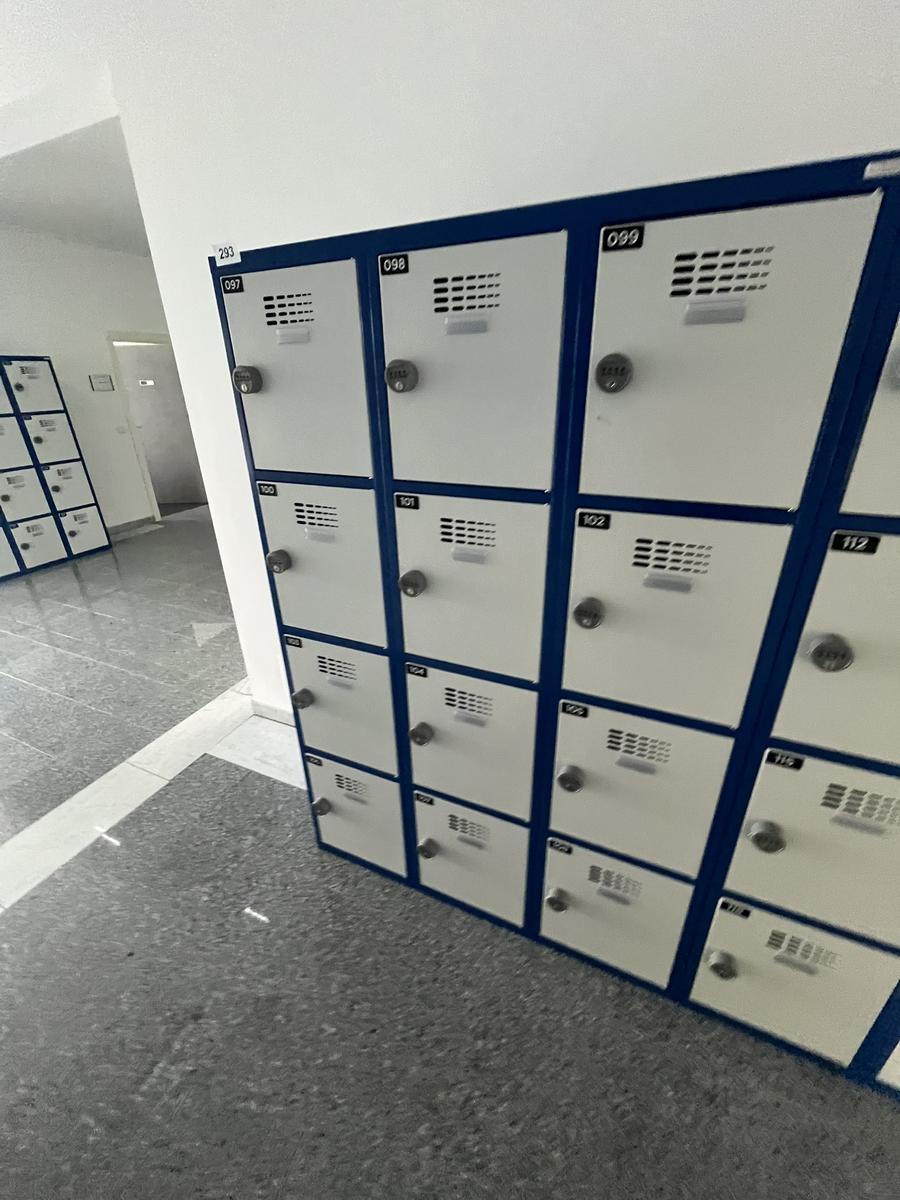 Garderobenschrank mit 12 Schlie&szlig;f&auml;chern mit Nummercode ca. 120 x 180 cm?d=2026-06-05 22:53:43