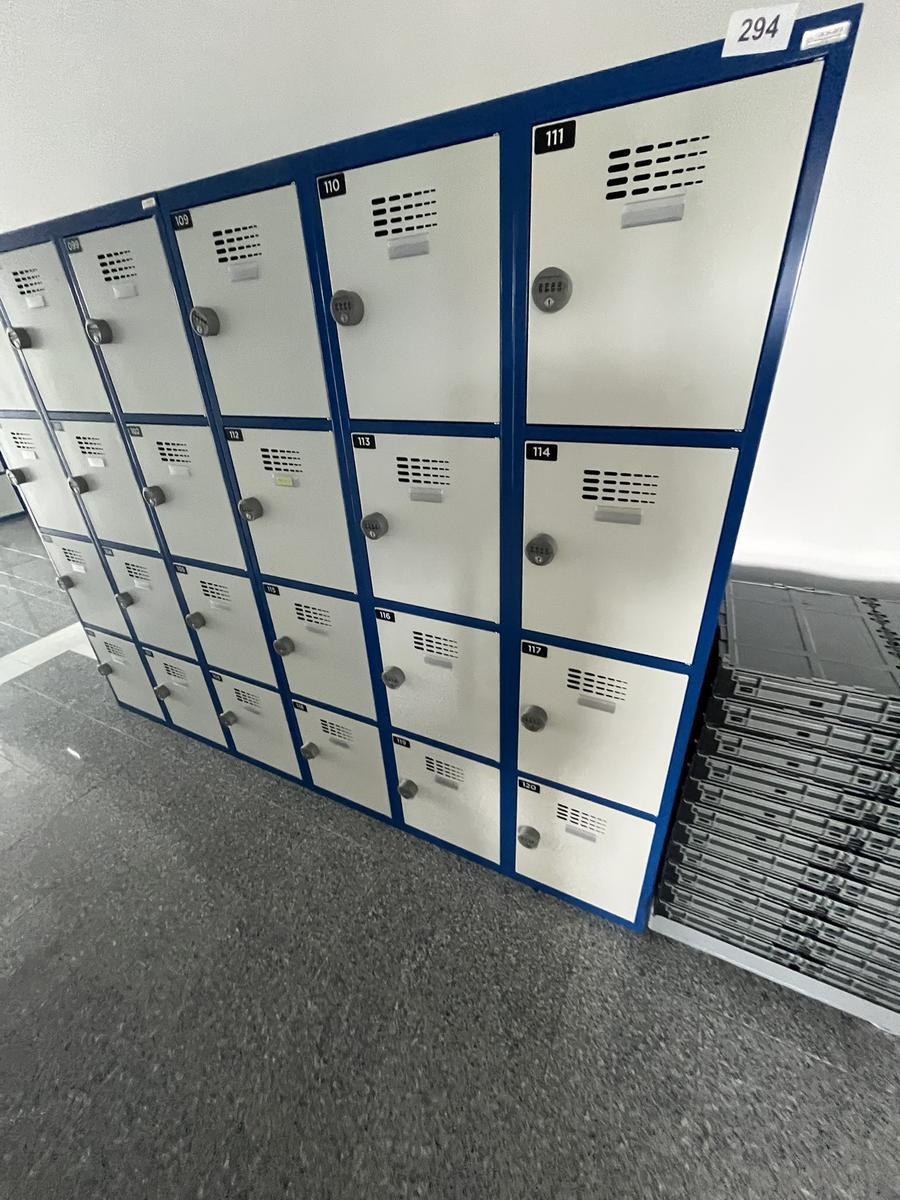 Garderobenschrank mit 12 Schlie&szlig;f&auml;chern mit Nummercode ca. 120 x 180 cm?d=2026-06-06 00:02:34