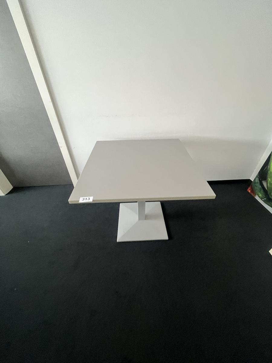Besprechungstisch 80 x 80 cm?d=2026-06-06 00:01:34
