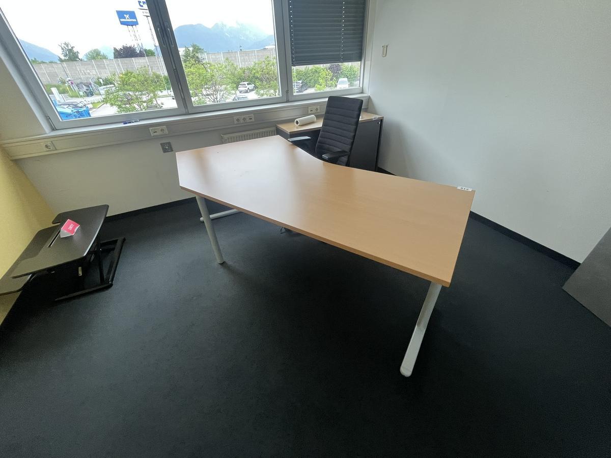 Gewinkelter Schreibtisch 180-200 (80 + 100 cm)?d=2026-06-06 01:22:26