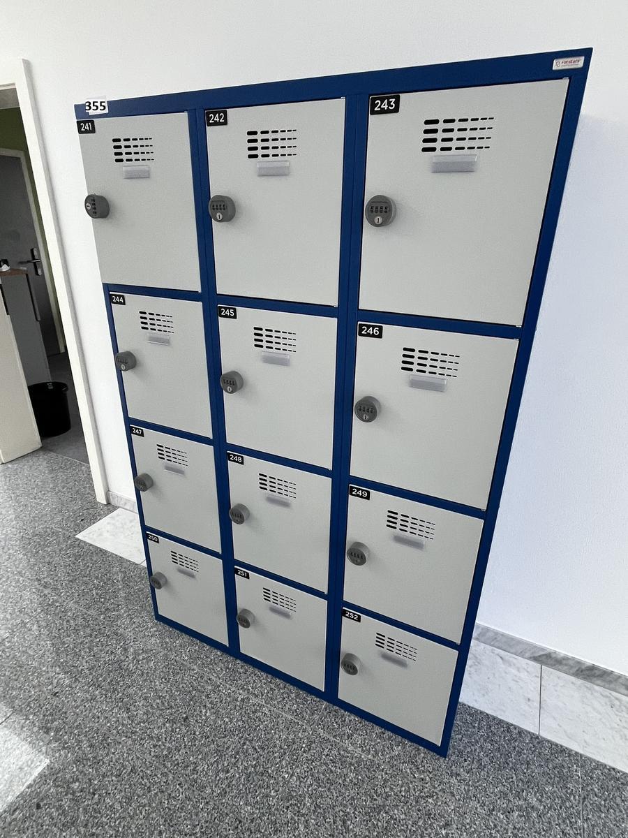 Garderobenschrank mit 12 Schlie&szlig;f&auml;chern mit Nummercode ca. 120 x 180 cm?d=2026-06-05 23:04:04