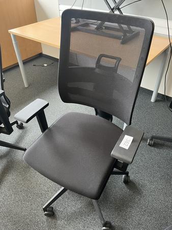NEUD�RFLER-Viasit Drehstuhl schwarz mit Armlehne