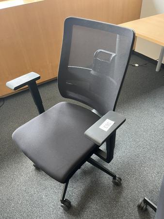 NEUD�RFLER-Viasit Drehstuhl schwarz mit Armlehne