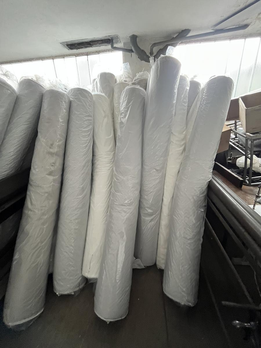 16 Rollen Sembella Bezugsstoff J 429 Solaris = ca.377 lfm mit 225 cm Breite?d=2026-06-13 11:49:52