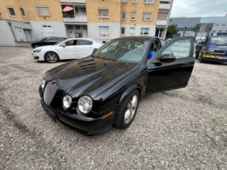 PKW Jaguar S Type 2.5 V 6 AT Sport mit Ersatztacho - siehe Beilage Zulassungsscheinkopie und Fotoshop , schwarz 147 KW, Benziner, Besichtigung vorausgesetzt