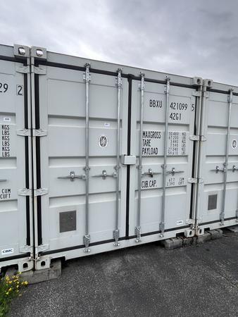 See-Lagercontainer 40 mit Doppelt�re ca.12.19 x 2.44 x 2.60 m , stapelbar mit Lichtinstallation - Einsatz als Aktencontainer
